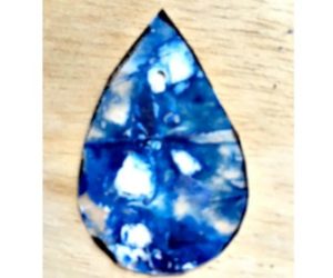 Looking for a rainy day craft? Raindrop Window SunCatcher- You'll need blue crayon shavings, wax paper, an iron and blue string! mybrightideasblog.com