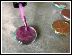 Make WIRE ART Easily with wire, marbles, beads or flat glass stones painted with nail polish. Fantastic gift idea. Suncatcher or Garden Wind Spinner. mybrightideasblog.com